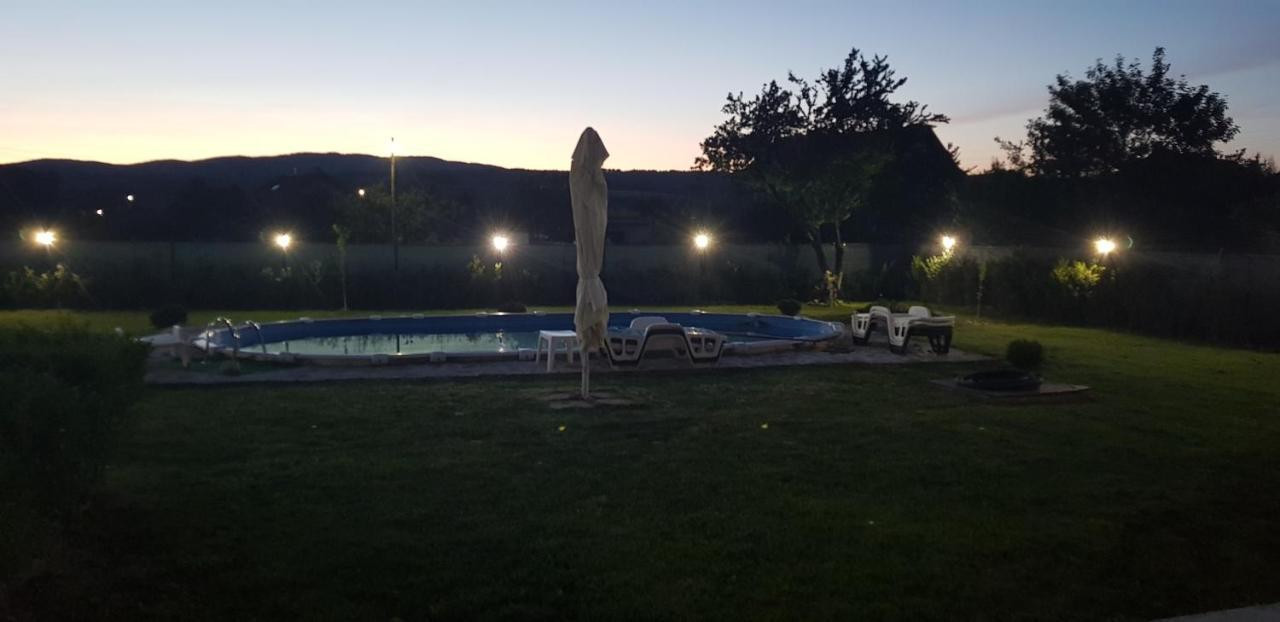 Къщи За Гости Ореха Σάμοκοβ Εξωτερικό φωτογραφία