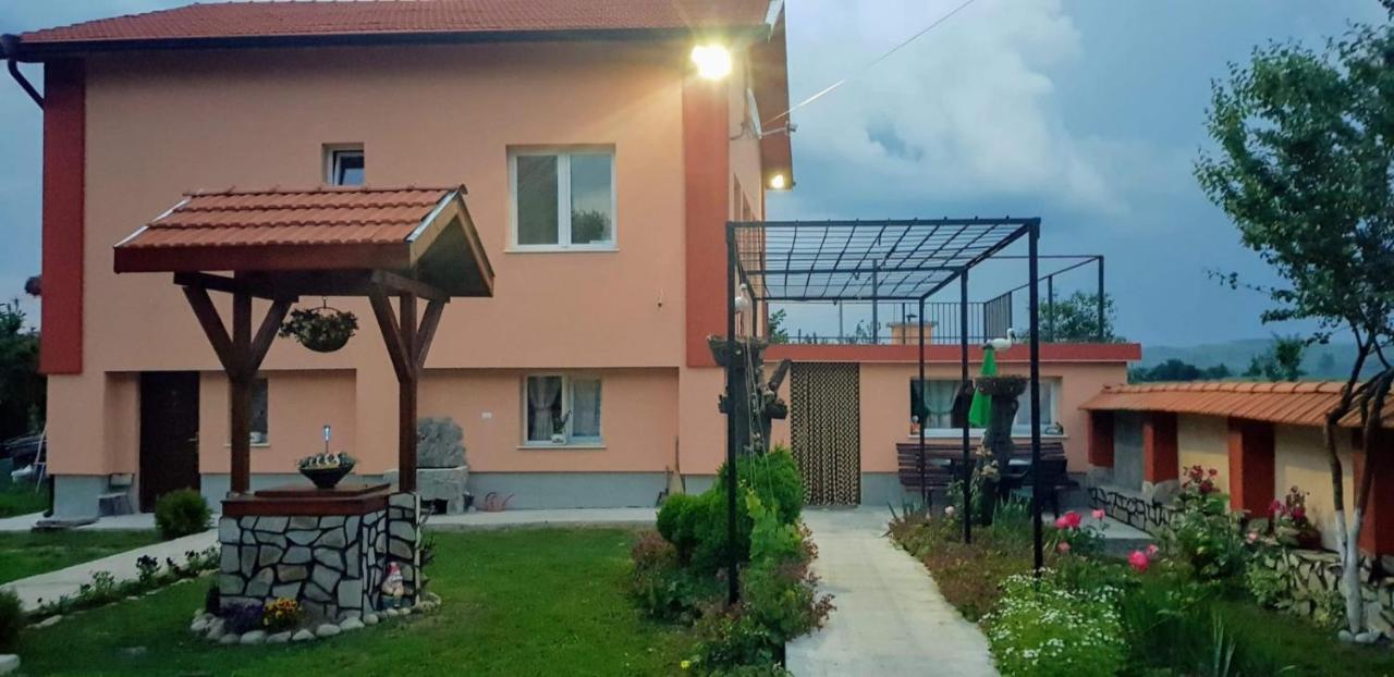 Къщи За Гости Ореха Σάμοκοβ Εξωτερικό φωτογραφία